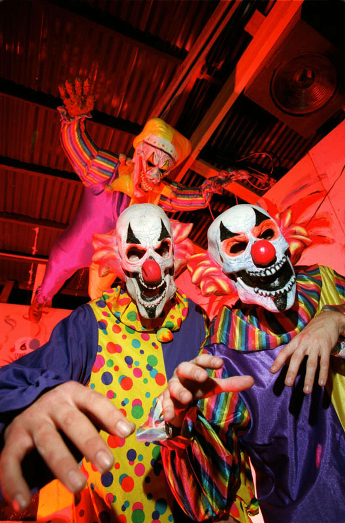 Houston Halloween convention turns R. Brown into giant haunted house