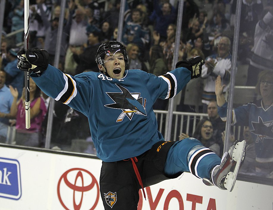 19b9b3dcd90 Tomas Hertl leads San Jose Sharks over Phoenix 4-1 - SFGate