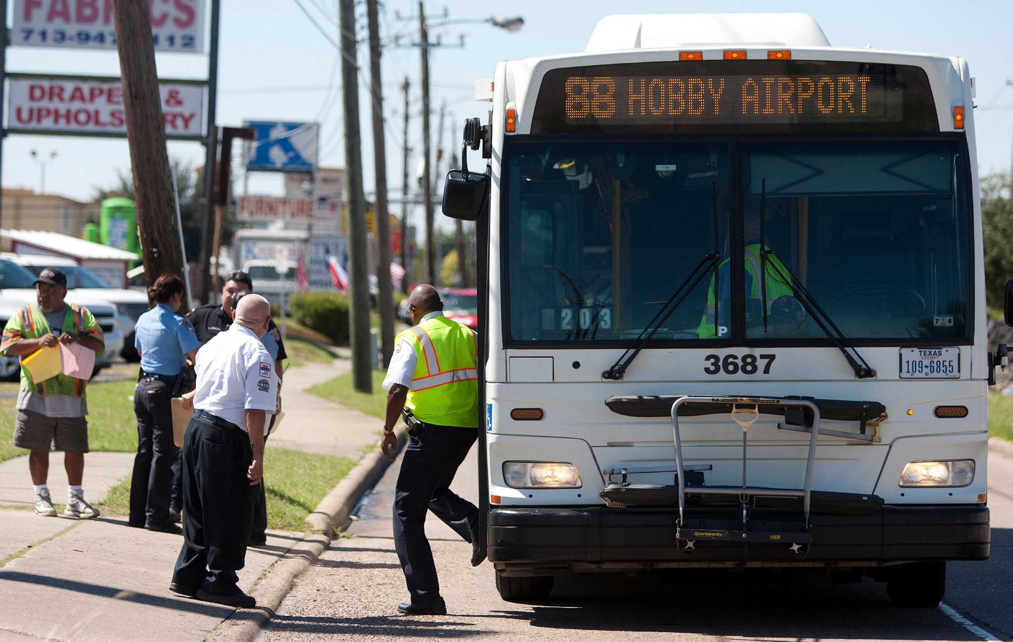 Chainreaction wreck involves Metro bus, three vehicles