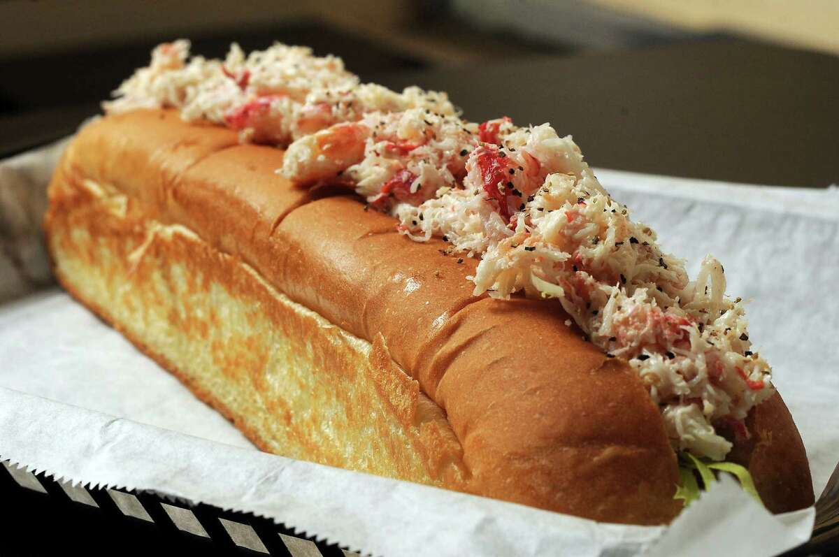 Mainely is Houston's lobsterroll headquarters