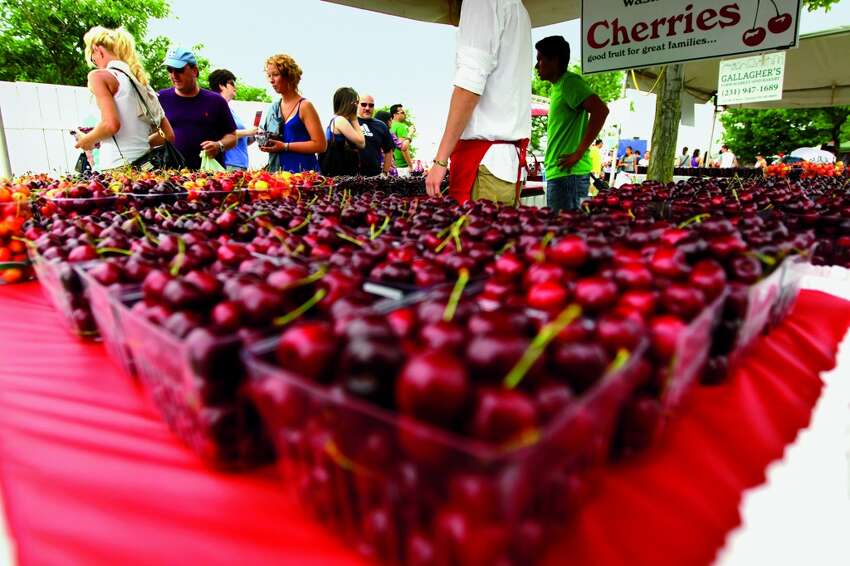 Guide to picking summer fruit in Connecticut