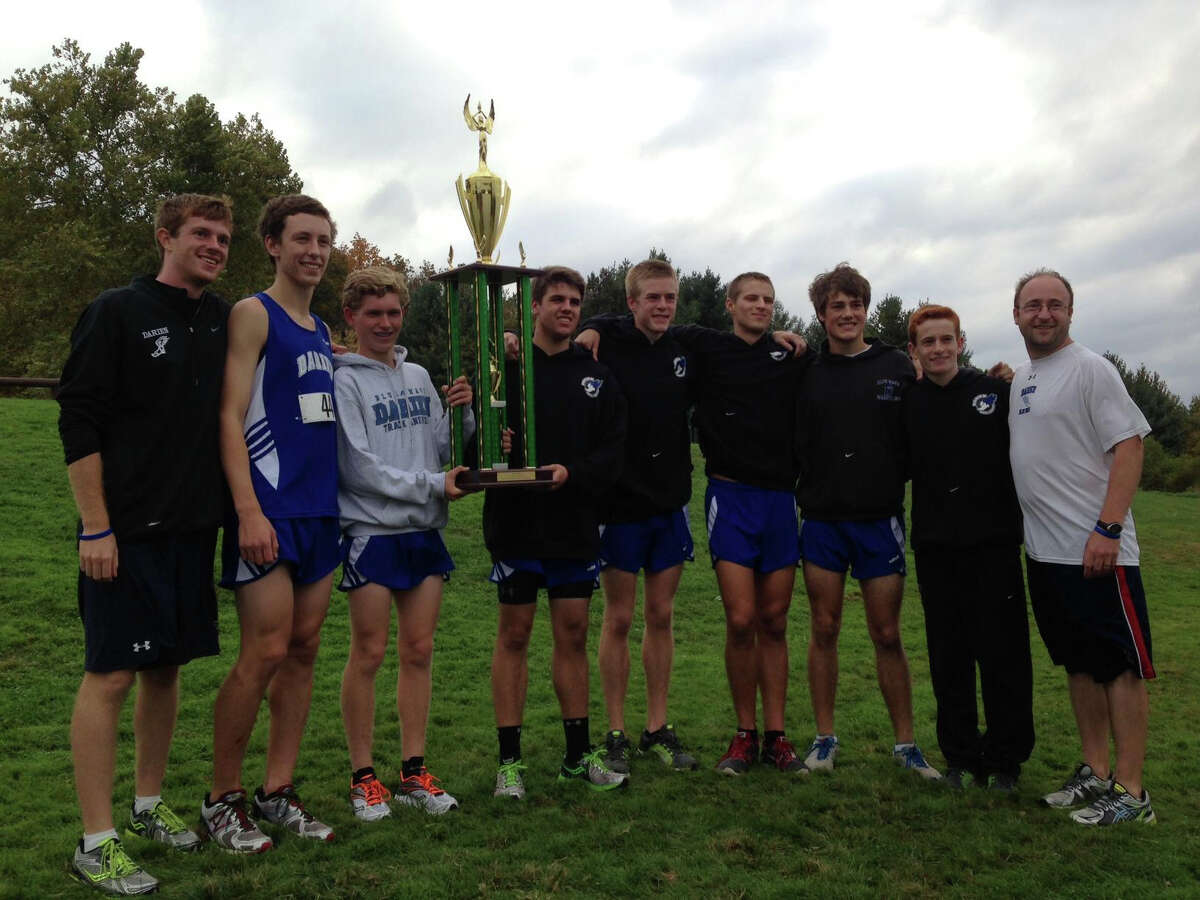 Darien boys cross country team wins third straight Wickham Park