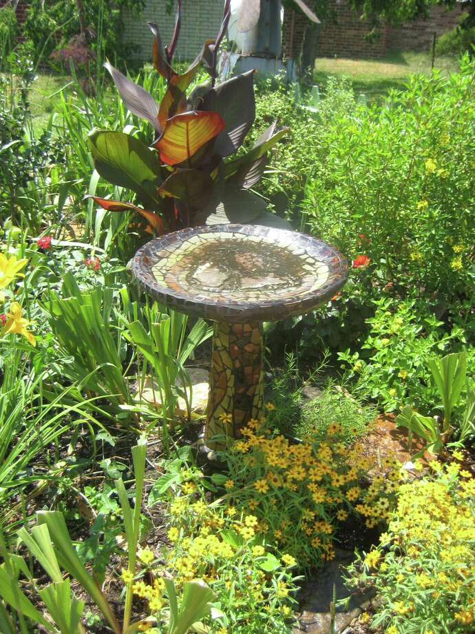 Bird Baths A Big Help To Feathered Friends San Antonio Express News Bird Baths Can Be Plain And Functional Or Incorporated Into The Garden As Works Of