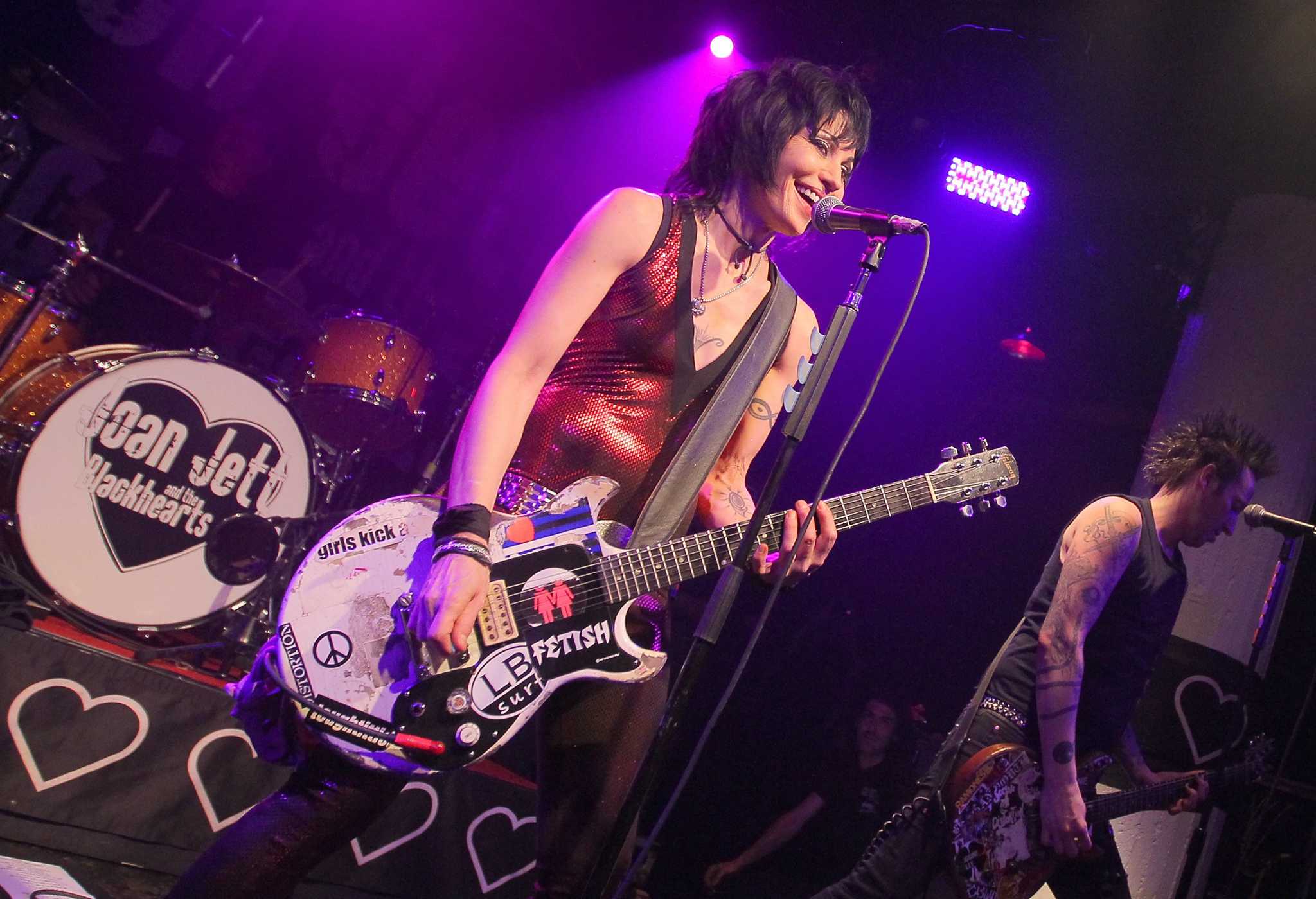 Joan Jett's music remains “Unvarnished”