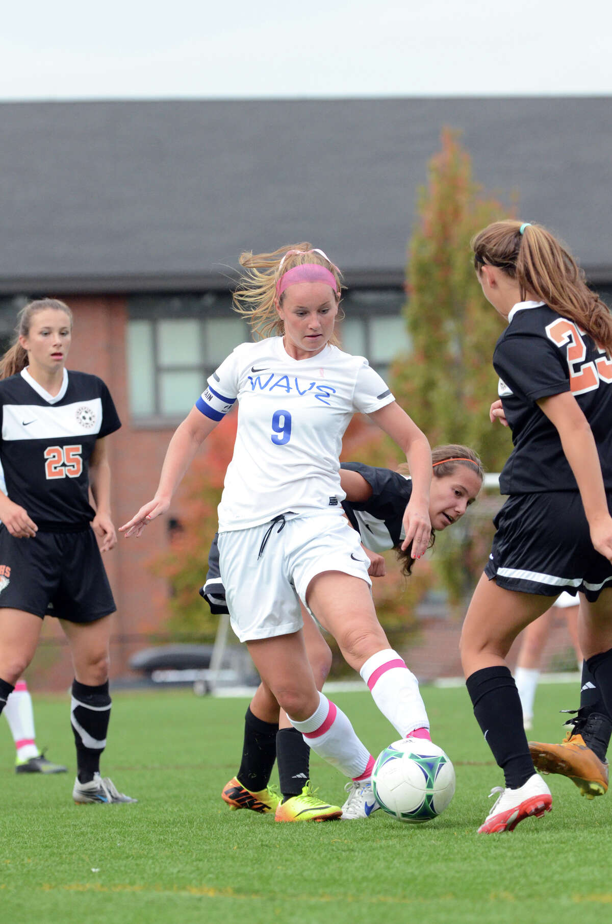 Darien Ties Ridgefield, Running Unbeaten Streak To Eight