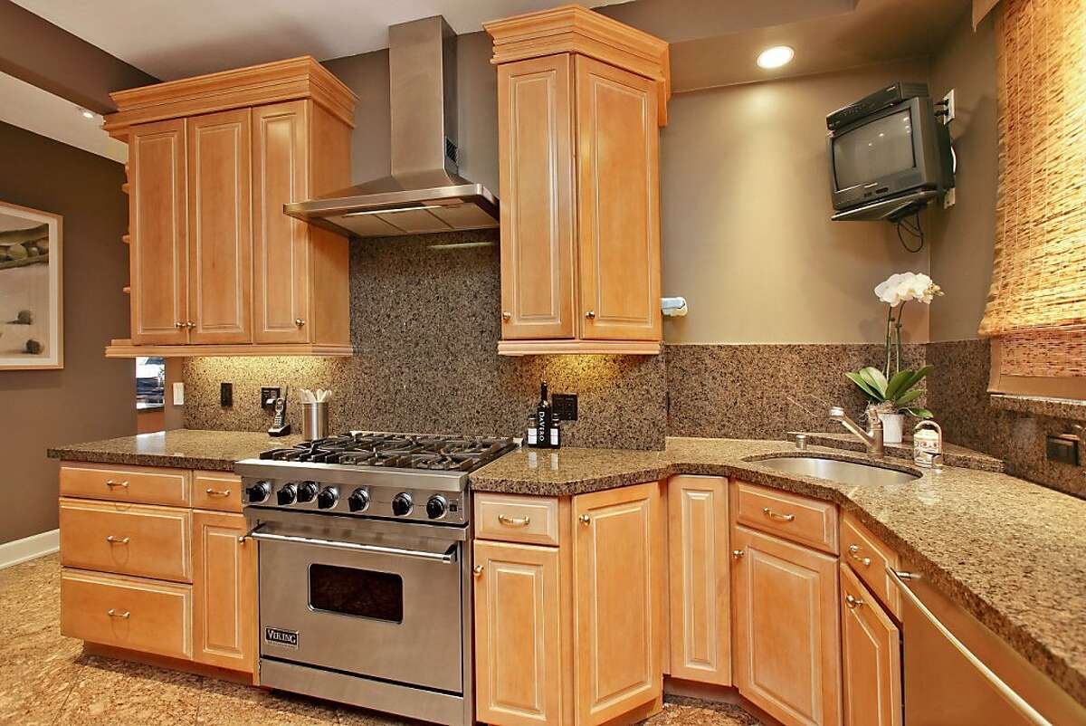 Nob Hill condo with modern amenities