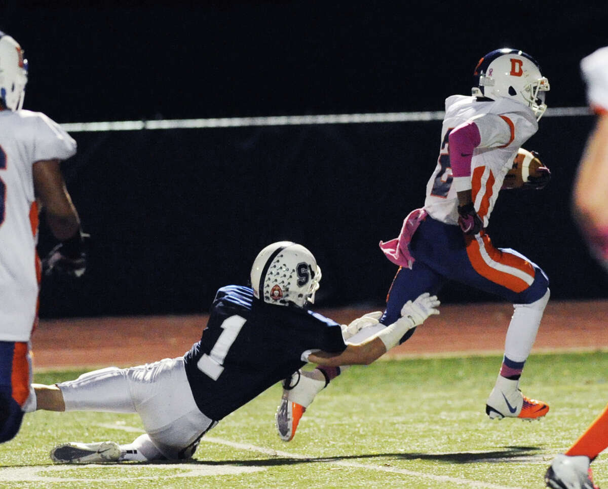 Staples holds off Danbury 4334