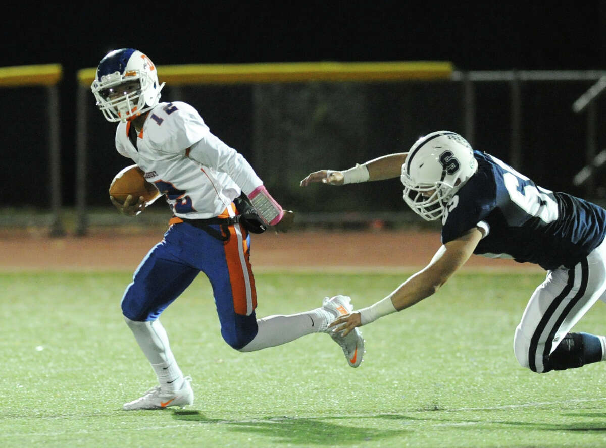 Staples holds off Danbury 4334