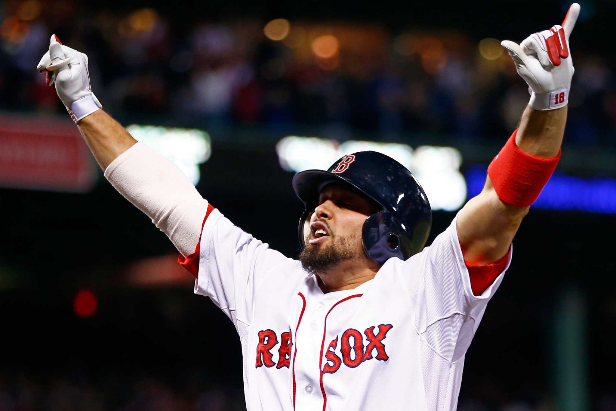 Red Sox take lead on Victorino's grand slam 