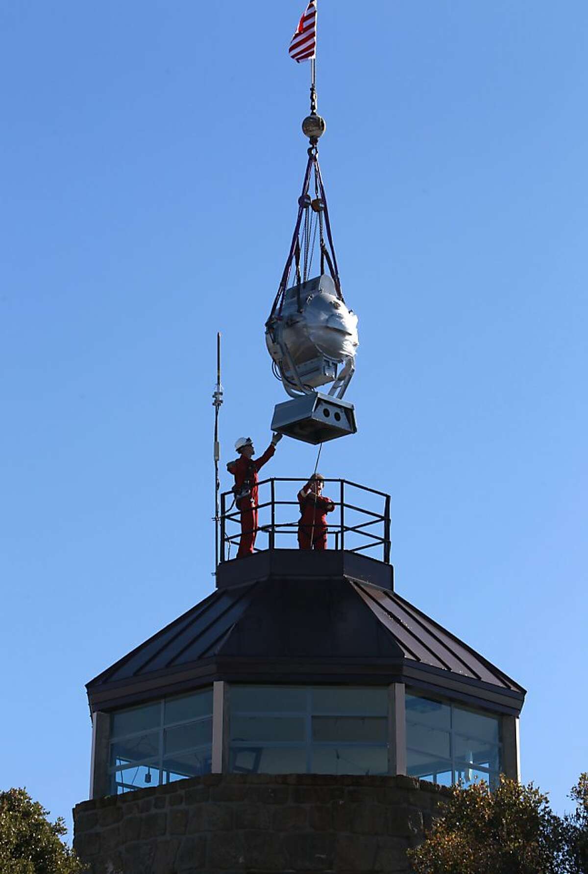 Mt. Diablo beacon restored for Pearl Harbor tribute