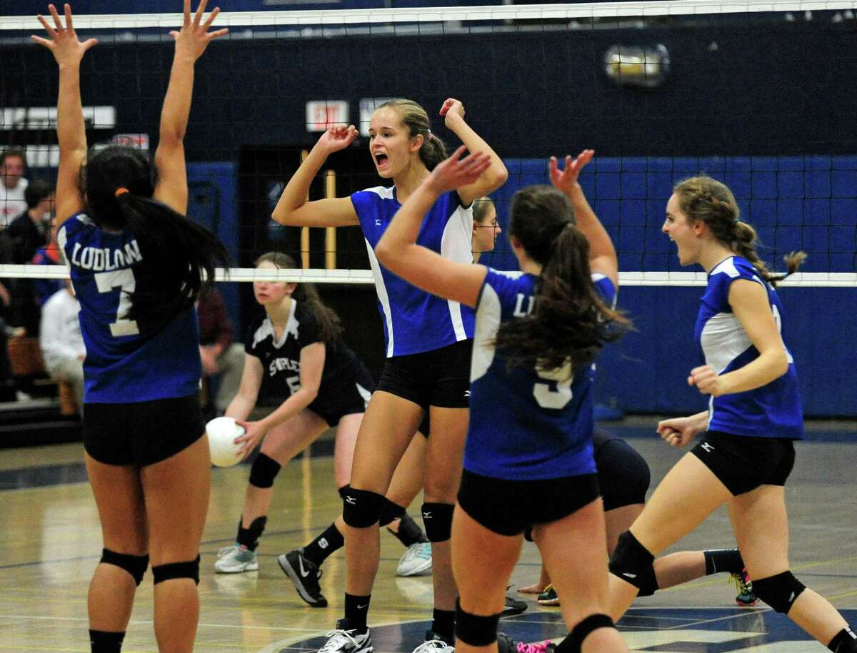 Staples volleyball sweeps Ludlowe