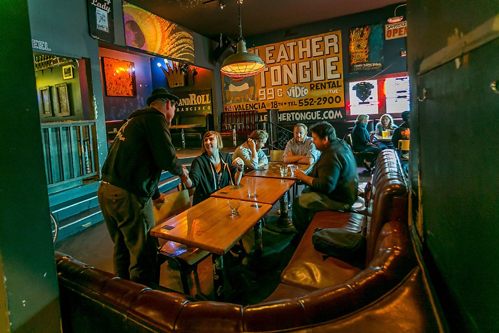 Dive bars defy trendy cocktail culture