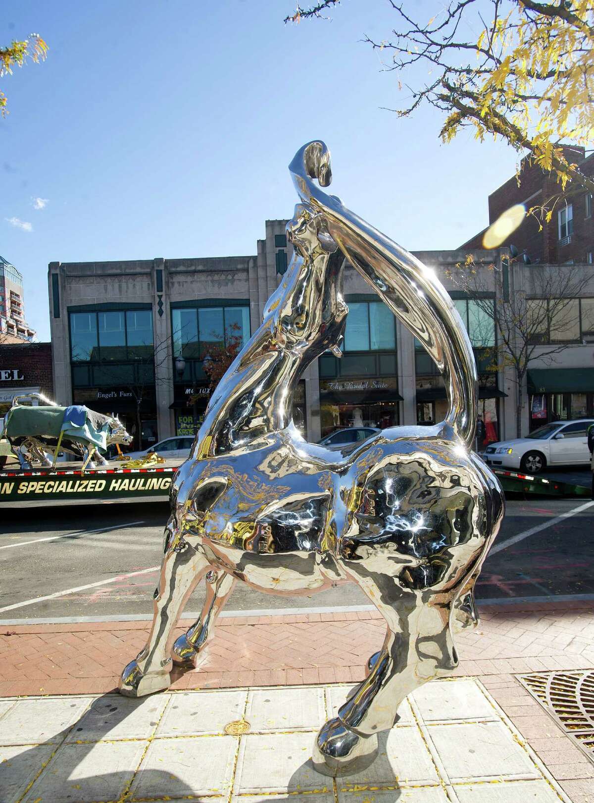 'Bull' sculpture charges into Stamford