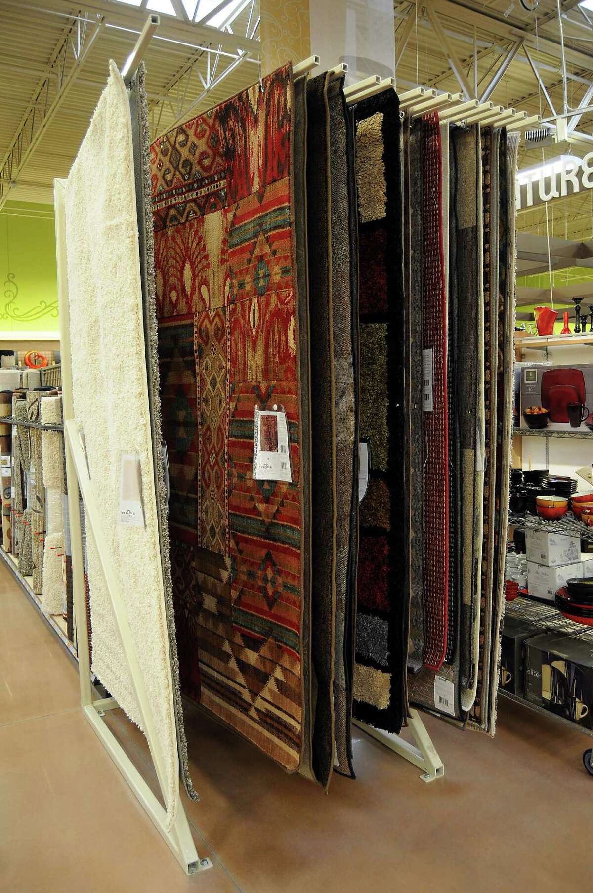 Kroger targets big box market with big Marketplace