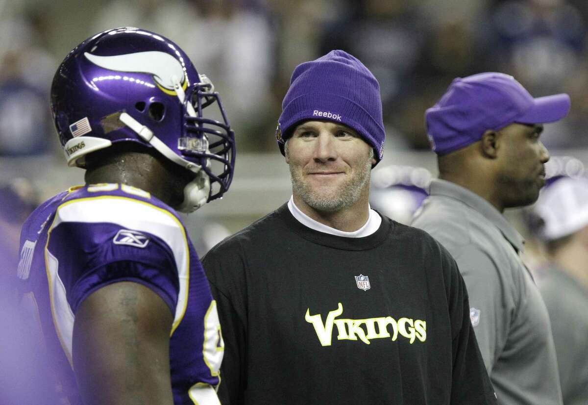 Favre on fire in Vikes win, Local News