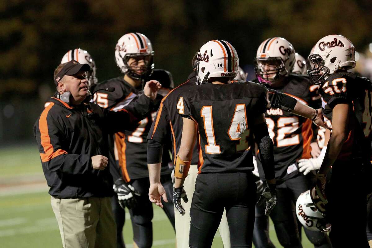 Late field goal lifts Hand to win over Shelton