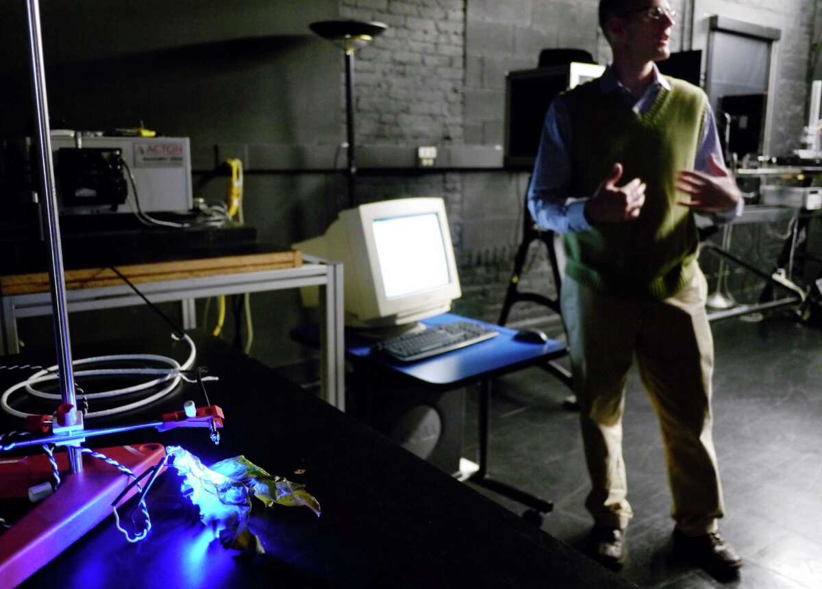 Shedding lab light on plant growth