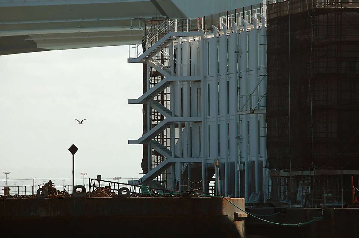 Google plans 'floating retail store,' builder says