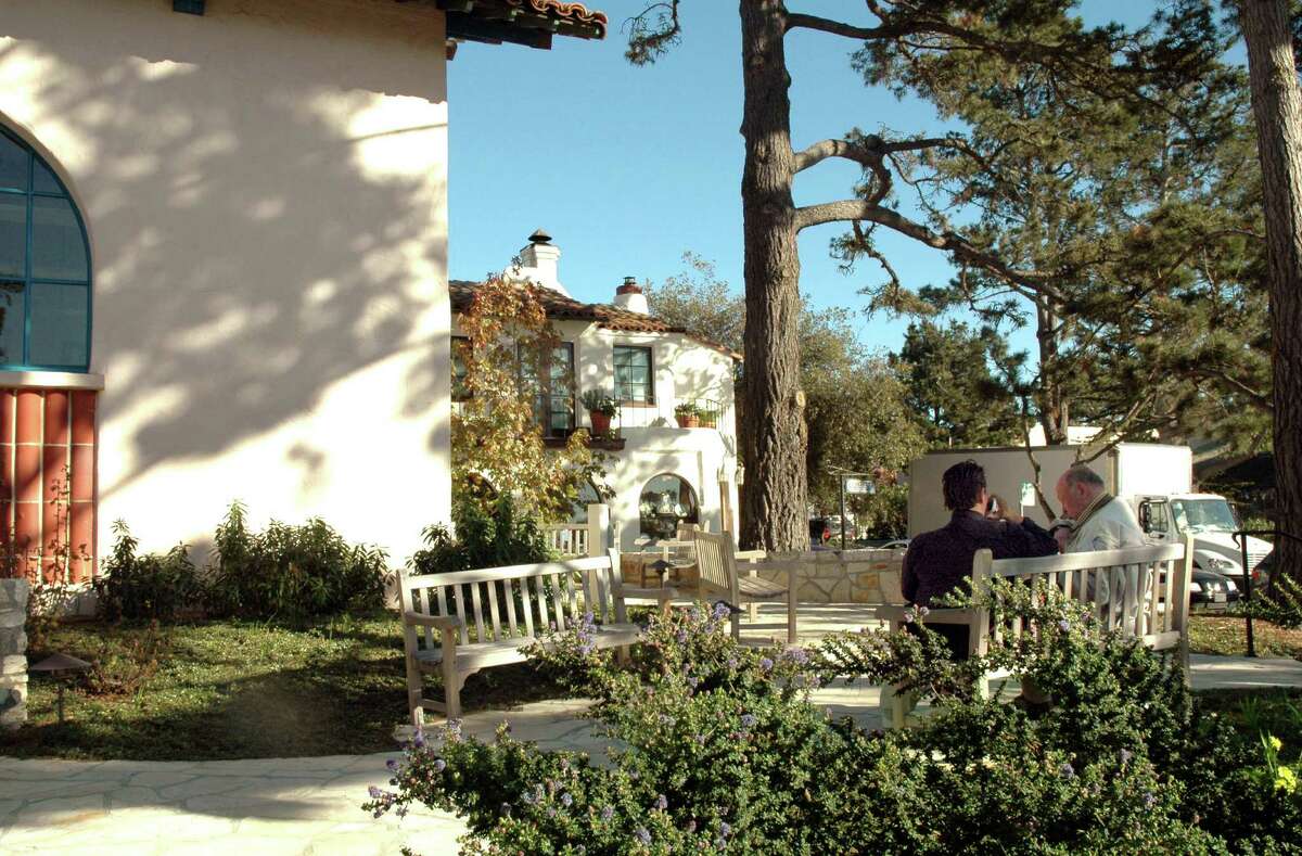 Cozy up to Carmel’s mustvisit public library