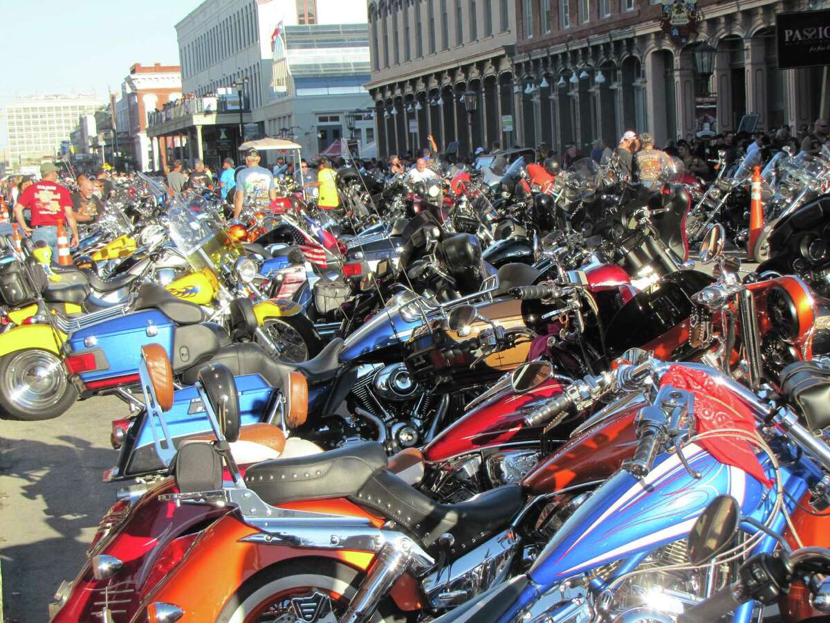 On the go Lone Star Rally draws bikers to Galveston