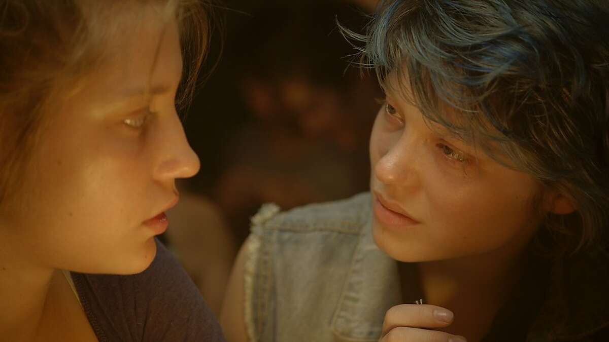 Adele (Adle Exarchopoulos) (L) and Emma (LŽa Seydoux) in Abdellatif Kechiche's BLUE IS THE WARMEST COLOR.