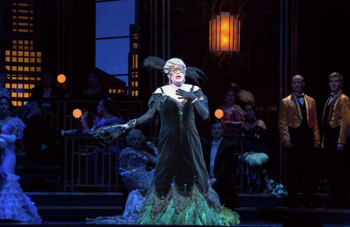 'Die Fledermaus' succeeds with style