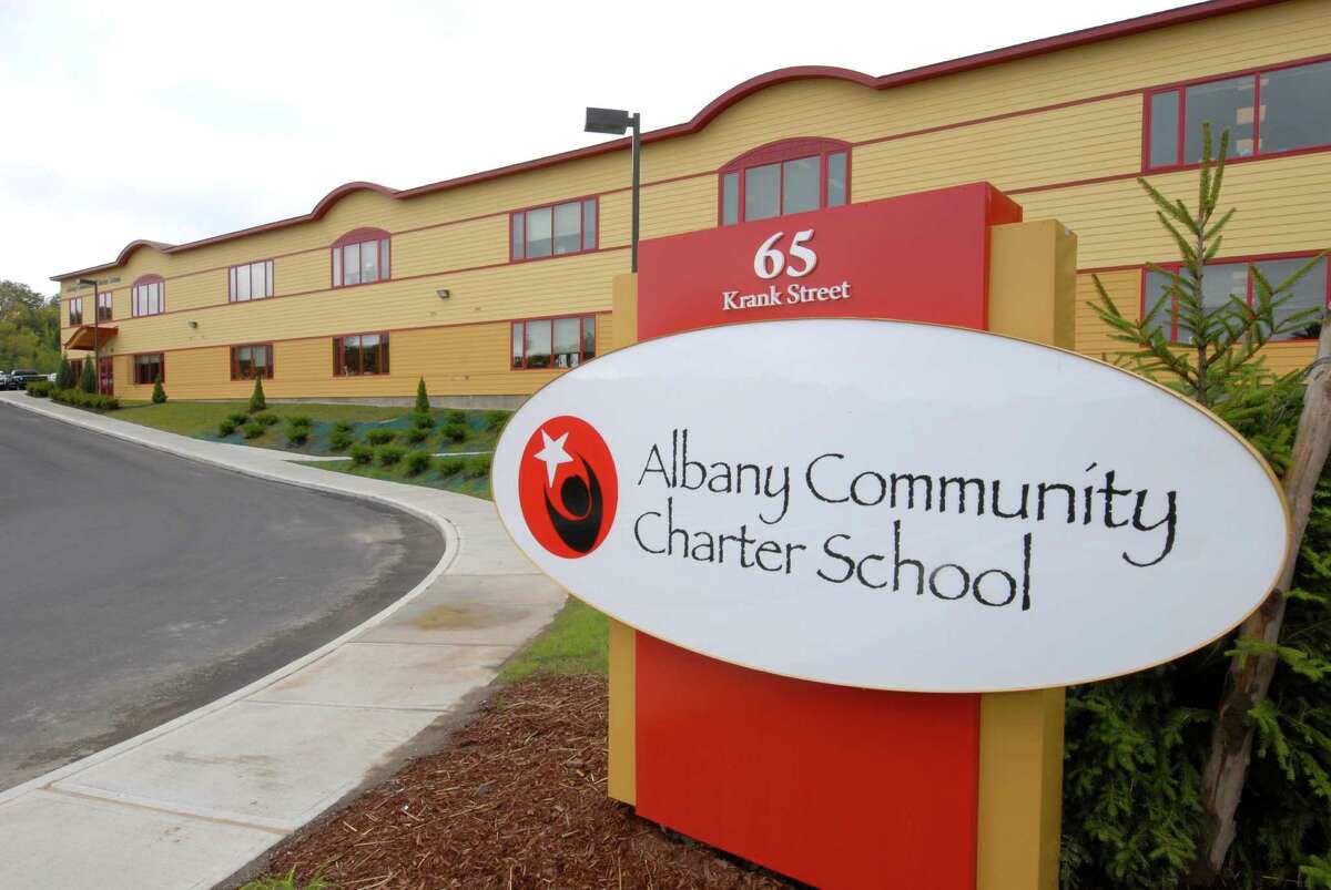 MICHAEL P. FARRELL/TIMES UNION -- Albany, New York -- 9/27/2008 -- The Albany Community Charter School in the South End .