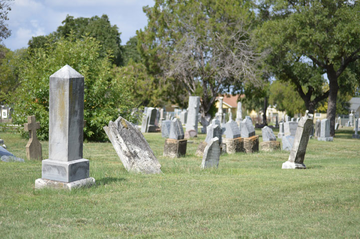 The Most Famous Graves in North Texas