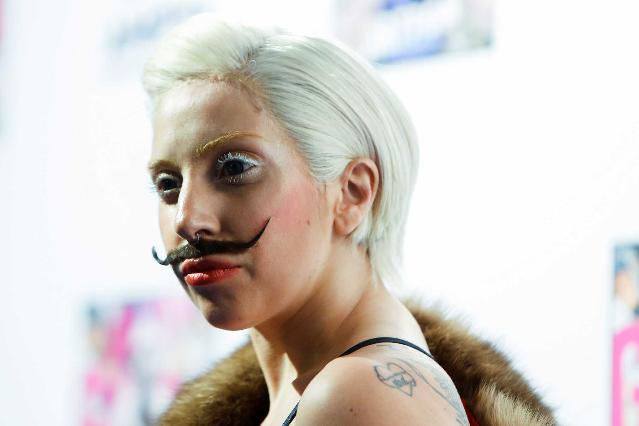 Мов га га. Lady Gaga 2013. Леди Гага фрик. Леди Гага фото 2013.