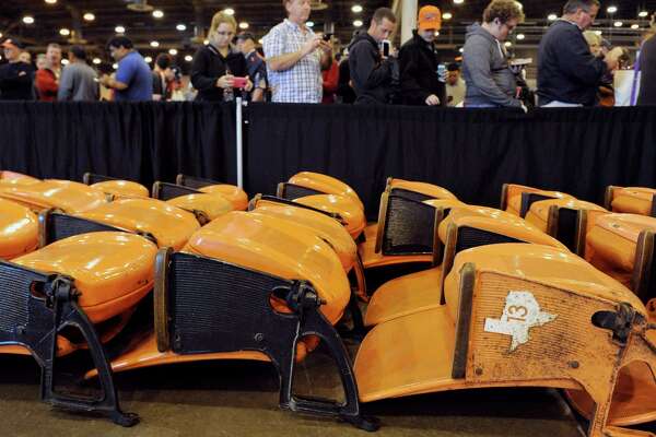 Nostalgic Fans Get A Piece Of The Astrodome Expressnews Com