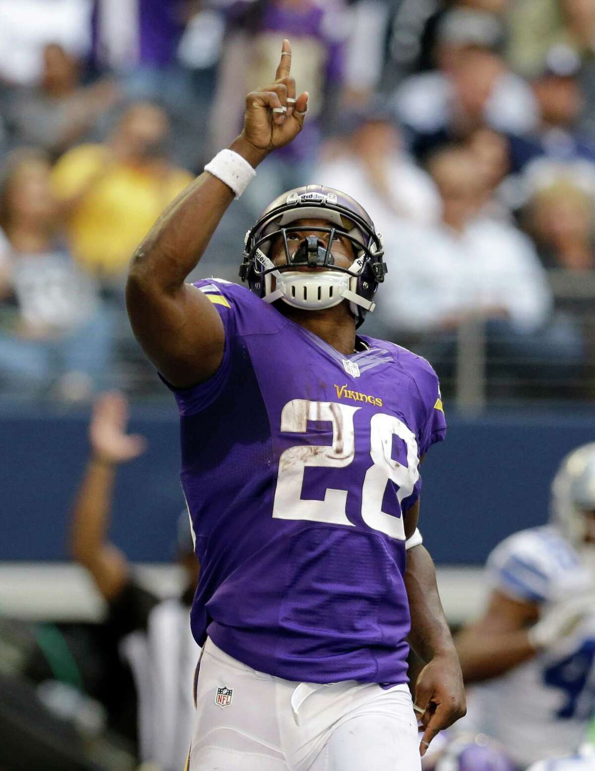 Vikings star Adrian Peterson indicted in child abuse case