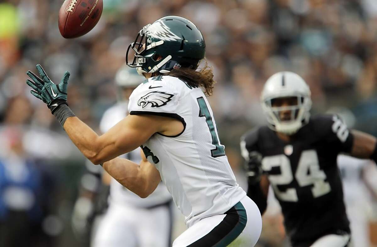 Eagles, Foles shred Raiders defense, win 49-20