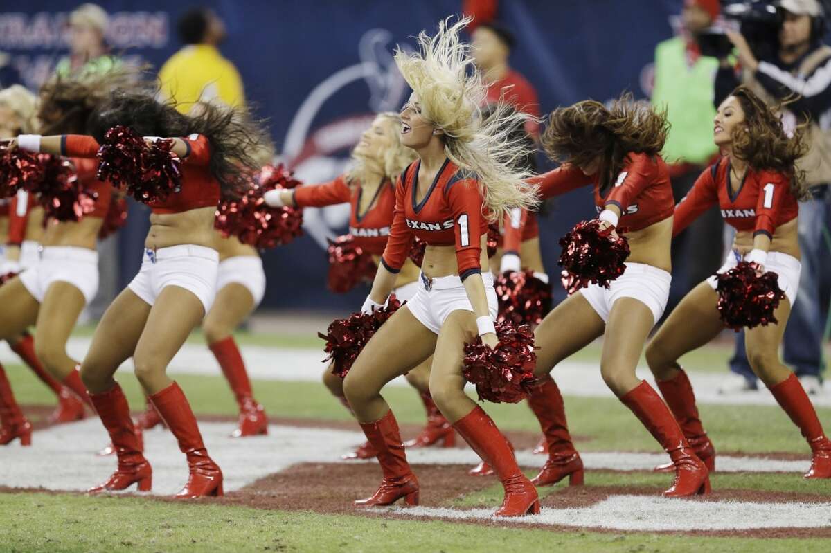 NFL cheerleader: We had to take 'jiggle test'