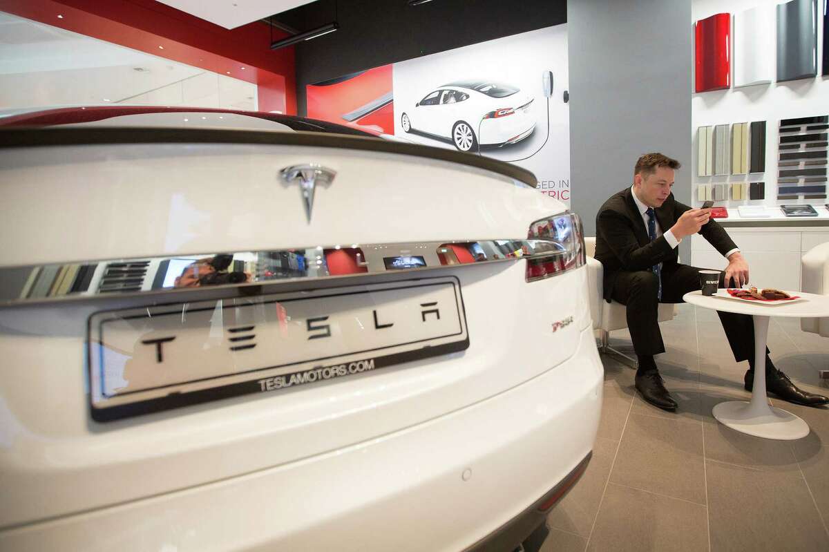 Tesla sold more than 5,500 Model S sedans in the quarter, a record but lower than some had predicted.