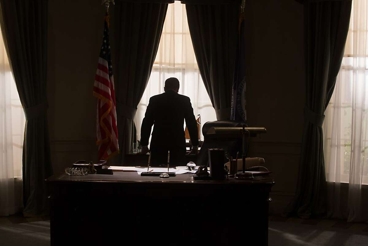 Rob Lowe as President John F. Kennedy in the oval office on the set of National Geographic Channelâ€™s KILLING KENNEDY.â€¨