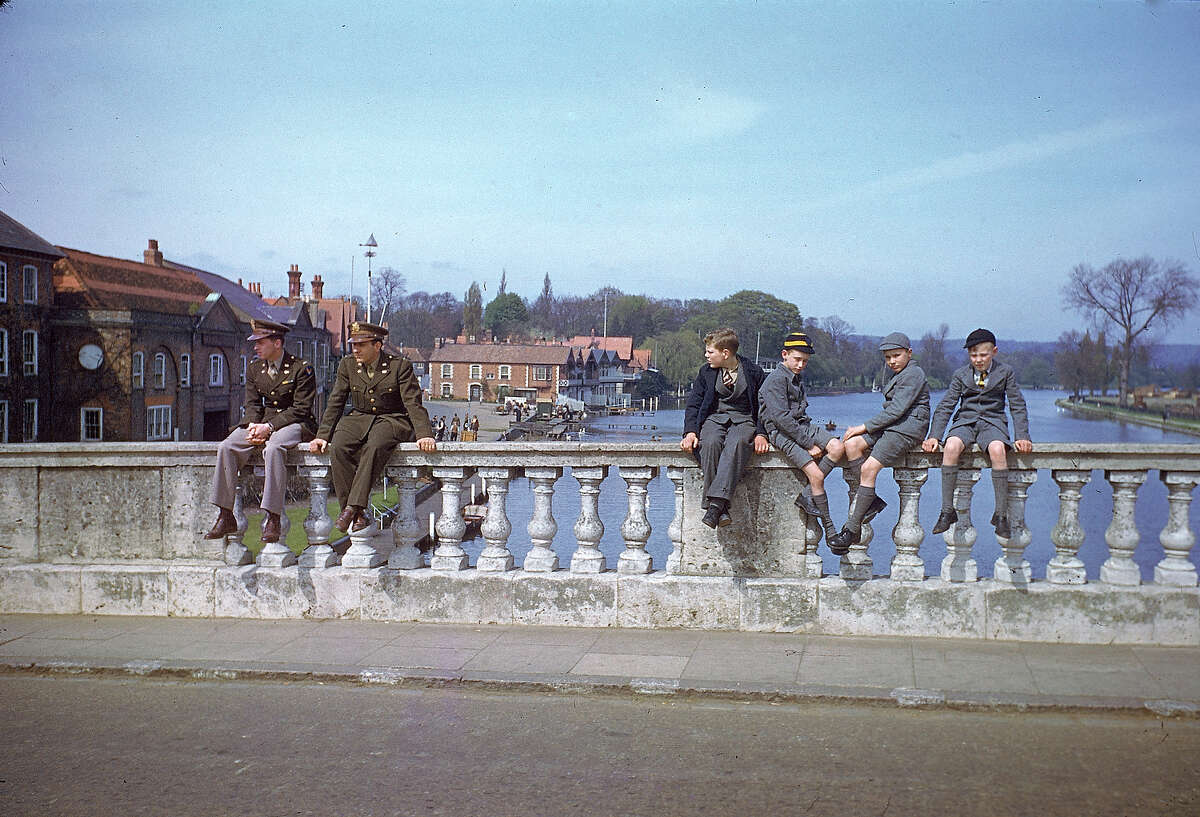 Time & Life: Rare Color Photos From WWII