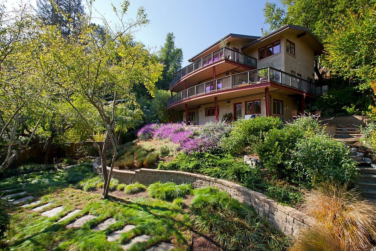 Mill Valley home's design lets the sun shine in and through