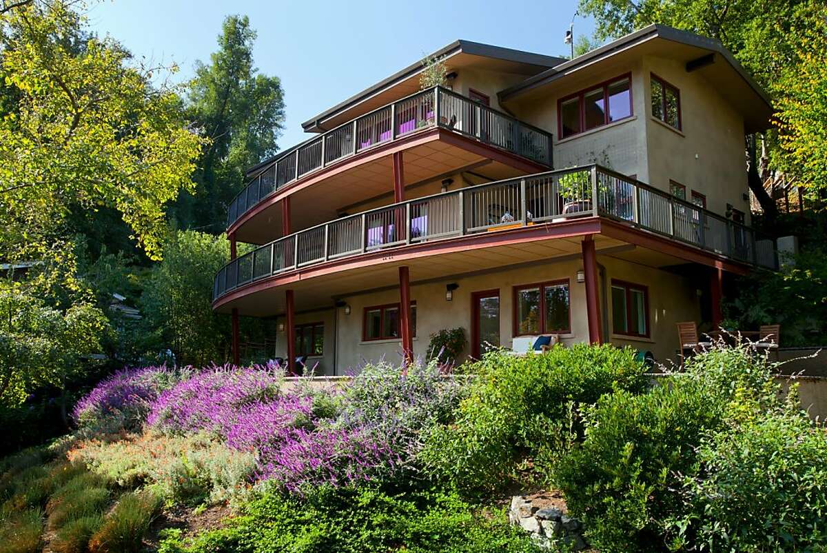 Mill Valley home's design lets the sun shine in and through