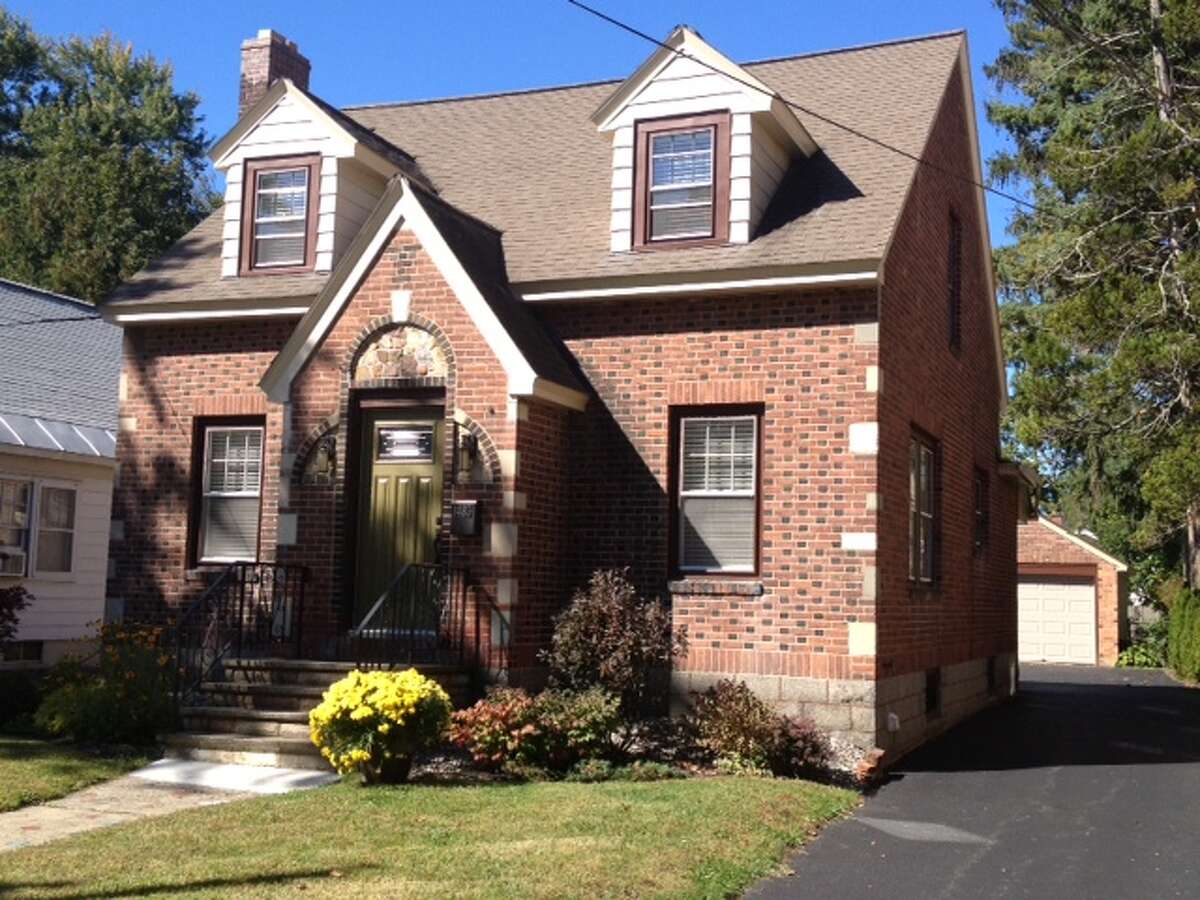 House of the Week Cape in Schenectady
