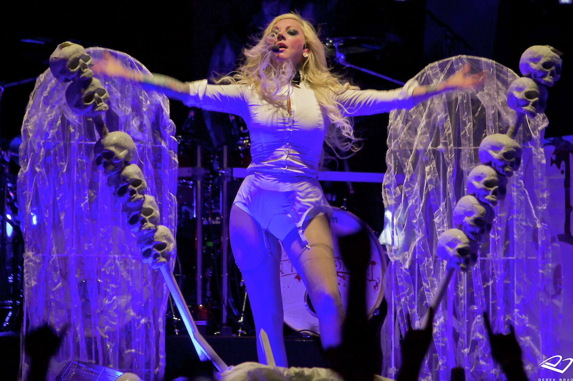 Luke Perry Vanity Fair Cover: Wild About Perry | Vanity Fair, image size:1920x1279