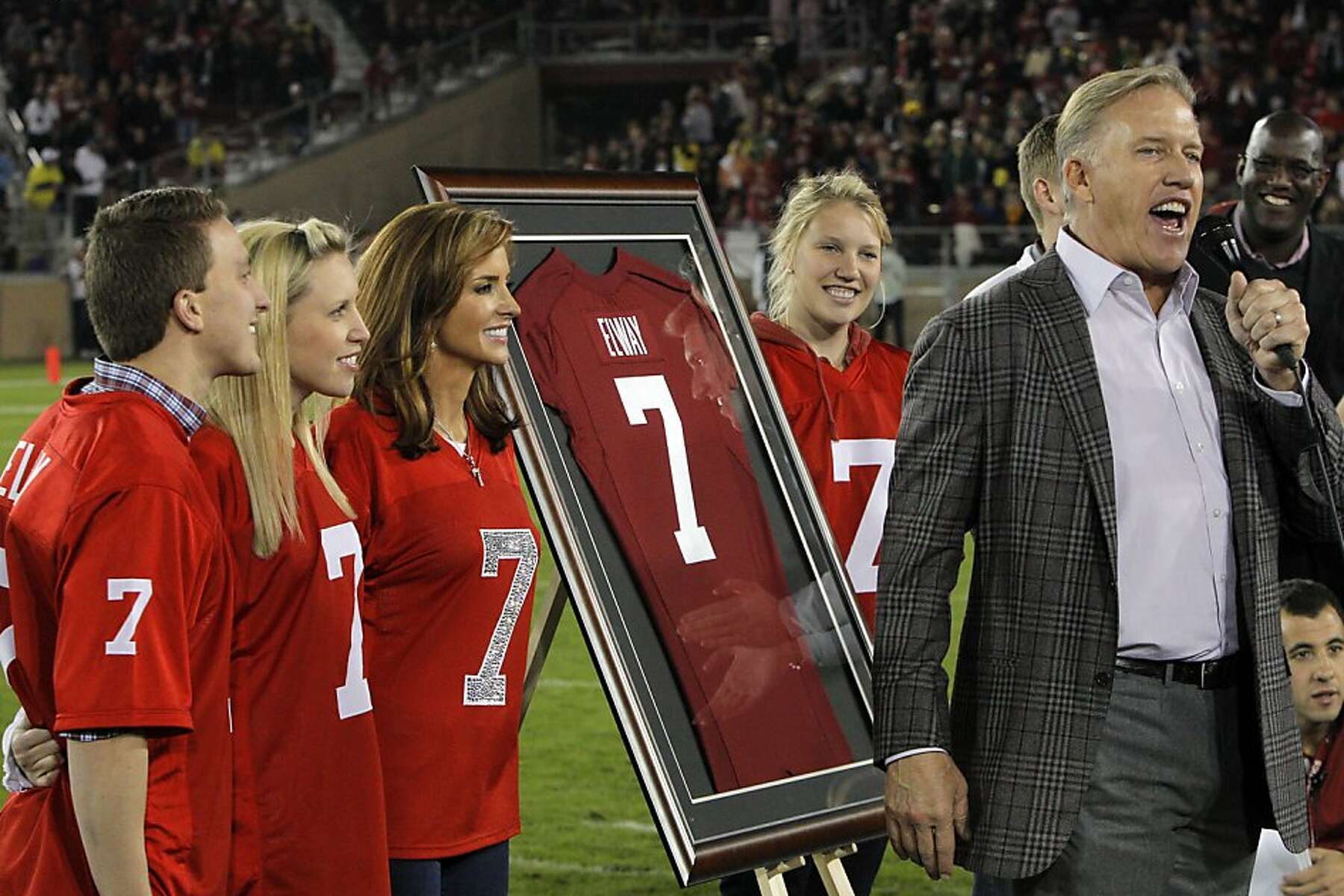 Stanford to retire John Elway's No. 7 at halftime of Oregon game 