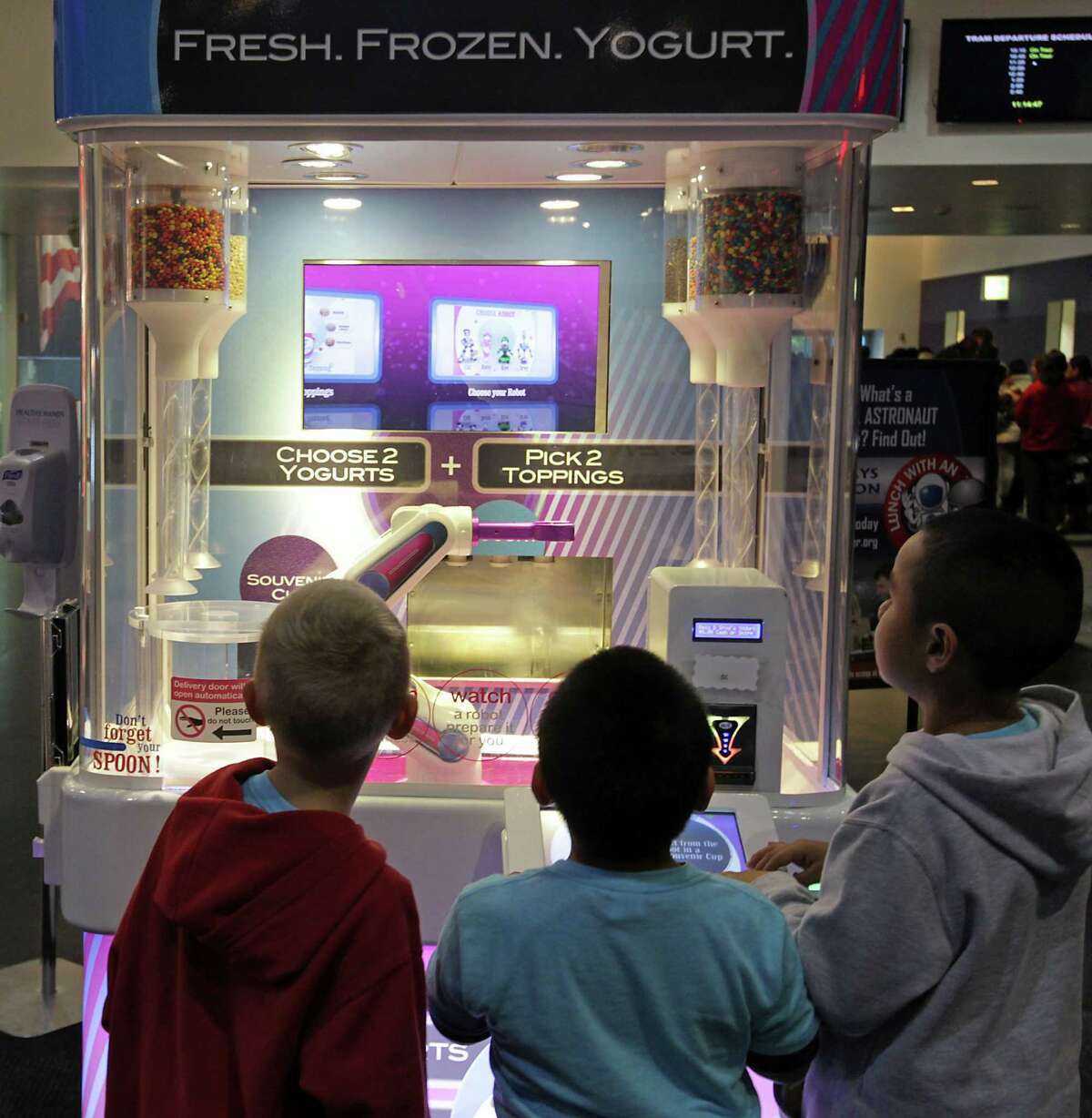 Robotic kiosk has the cool factor