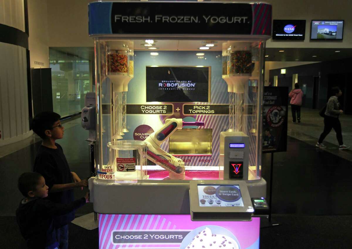 Robotic kiosk has the cool factor