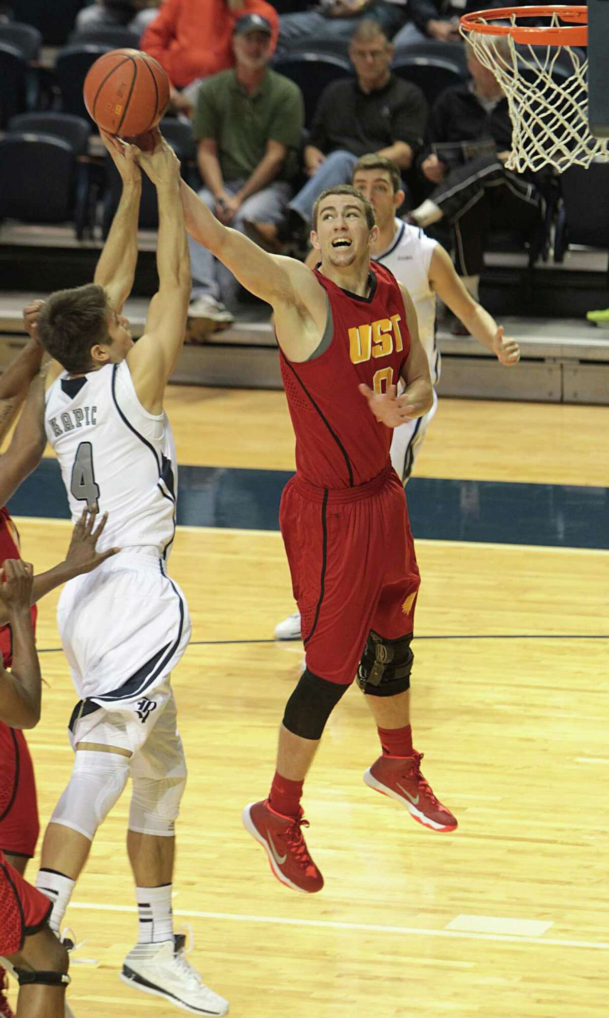 Rice Basketball Starts Season With A Victory Against St. Thomas