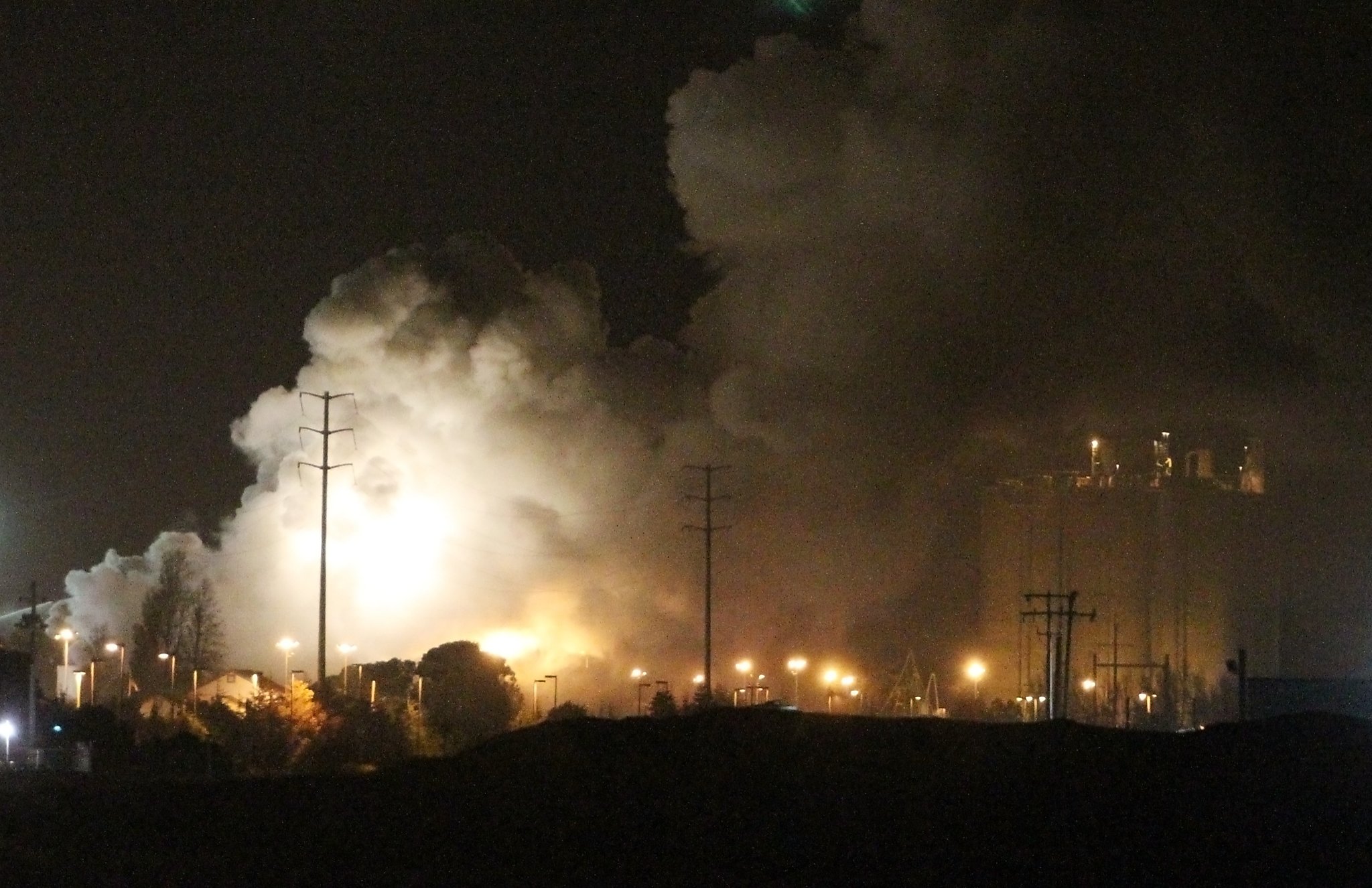 Redwood City scrap metal fire appears to be arson