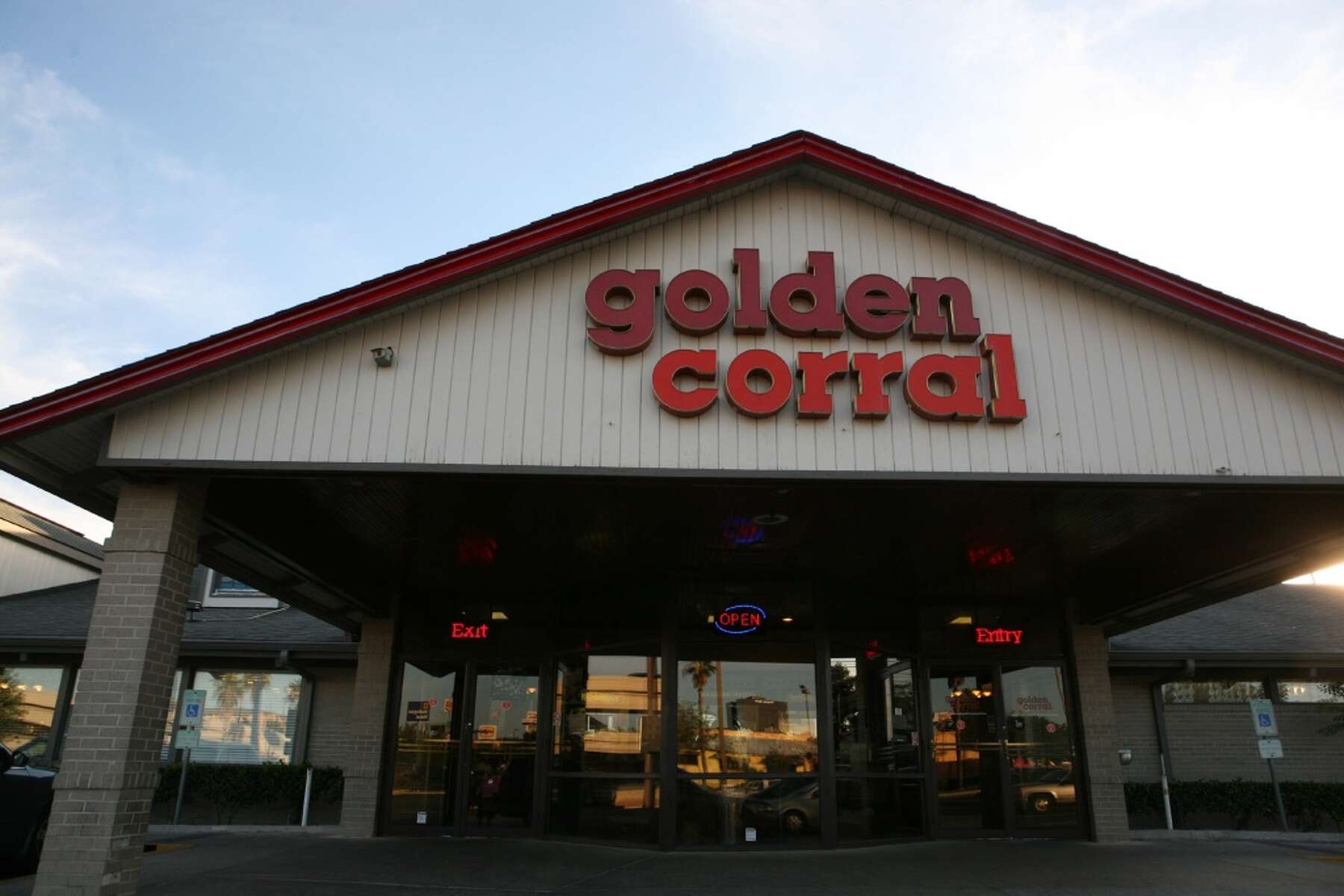 Golden Corral Plans First Area Location