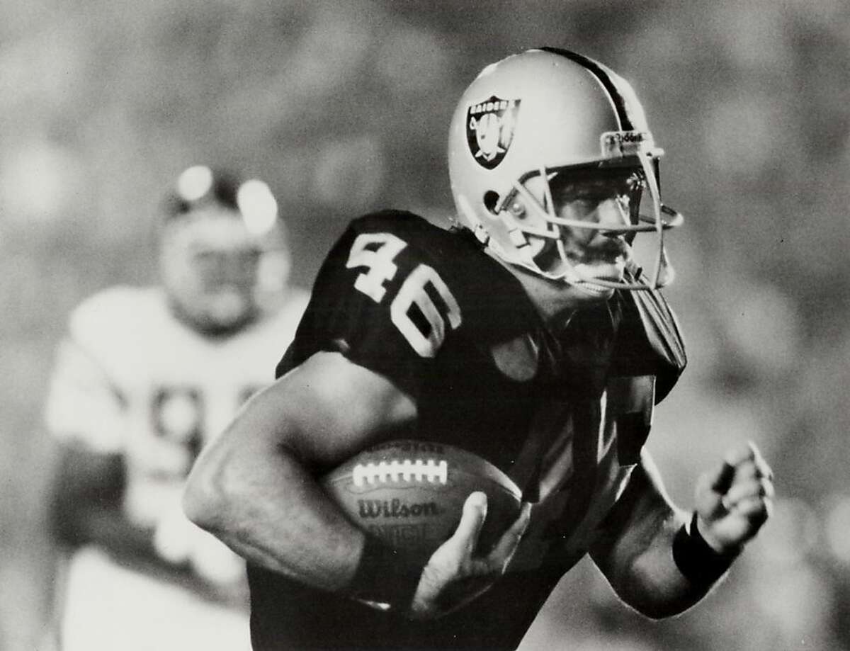 Raiders' tight end Todd Christensen dies at 57