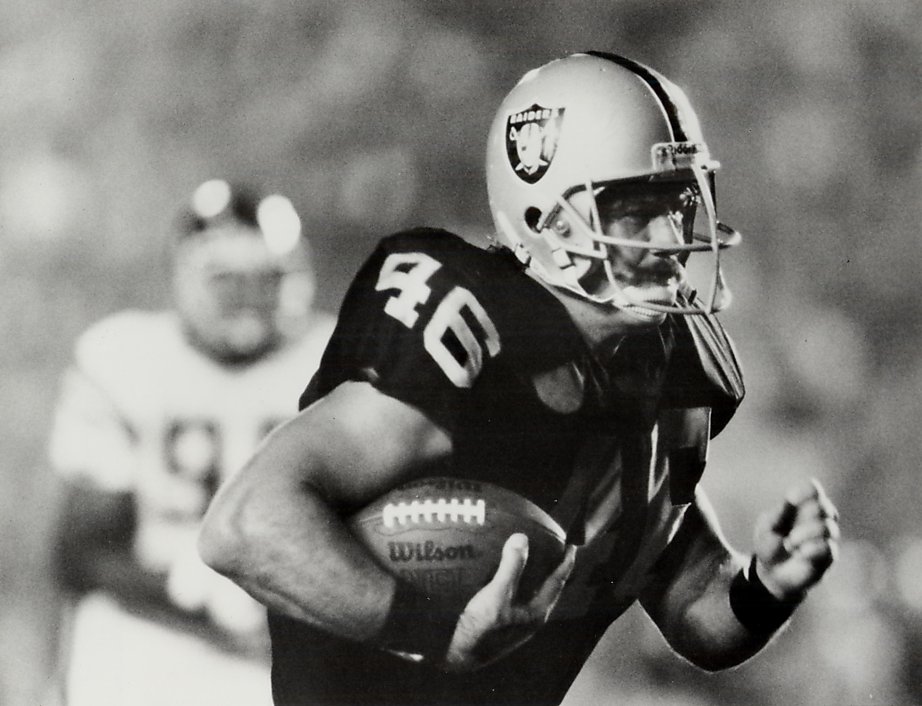 Todd Christensen, Record-Setting Tight End, Dies at 57 - The New