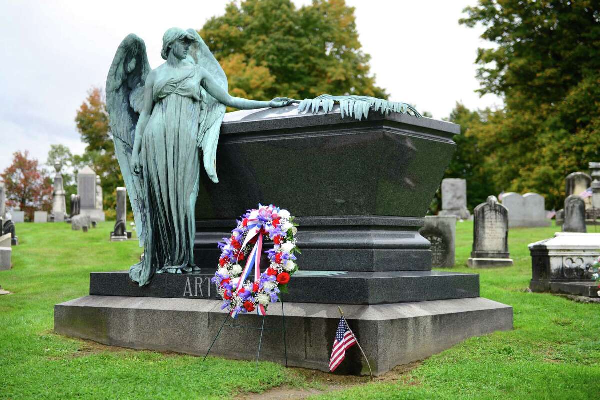 Famous people buried in New York