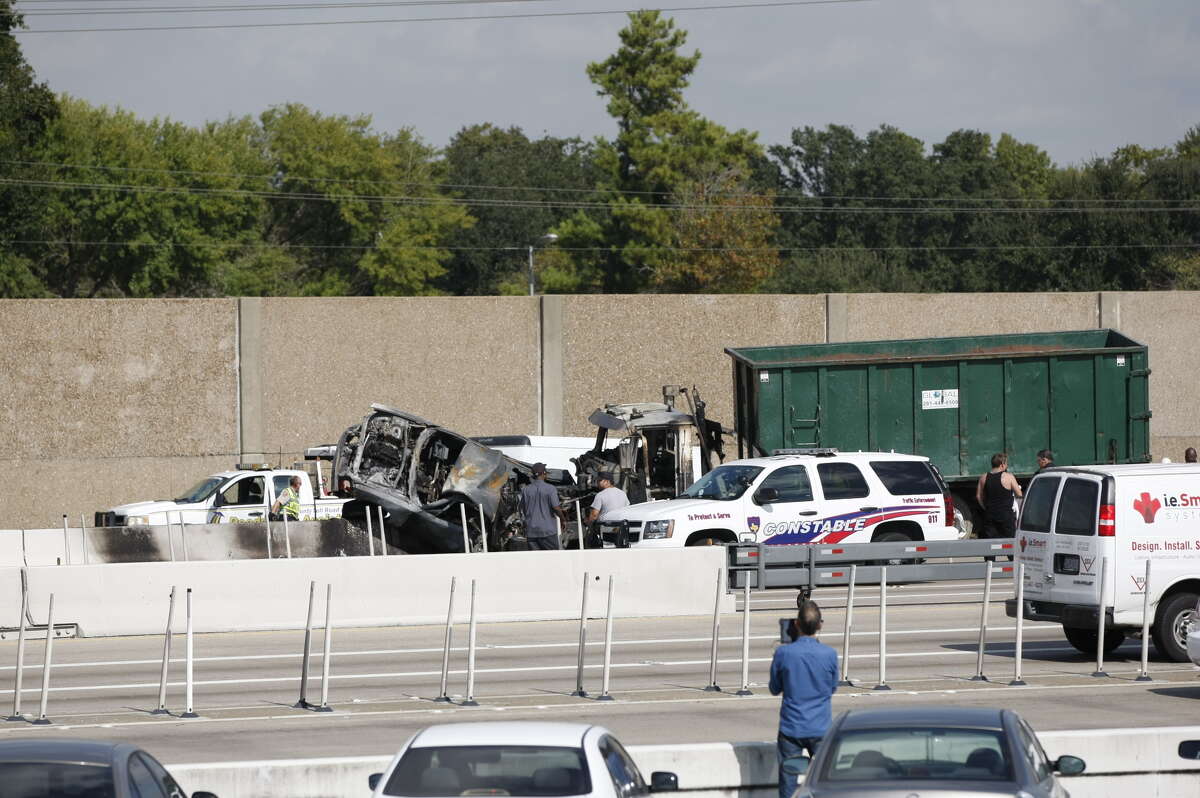 2 die in fiery crash on tollway